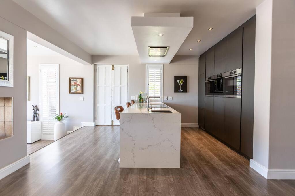 Hollywood On The Hill Villa Cape Town Bagian luar foto